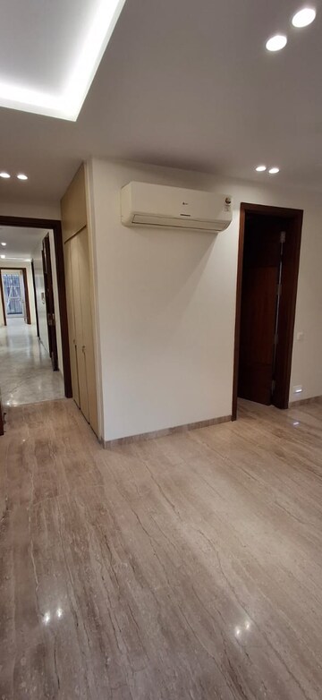 Room in 4 BHK Builder Floor at Greater Kailash ii – for Rent