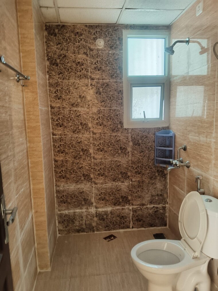 Bathroom, omaxe-r2 3 Bedroom 1575 Sq.Ft. Apartment In Gomti Nagar Lucknow 9362375