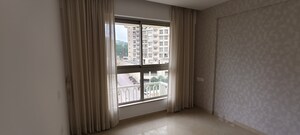Room in 2 BHK Apartment at Hiranandani Highland, Powai – for Rent