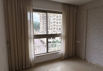 Room in 2 BHK Apartment at Hiranandani Highland, Powai – for Rent