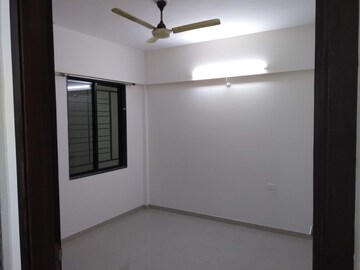 Room in 2 BHK Apartment at Deepa CHS Aundh, Aundh – for Rent
