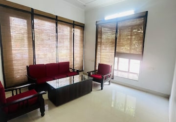 Living Room in 2 BHK Builder Floor at Sector 31 – for Rent