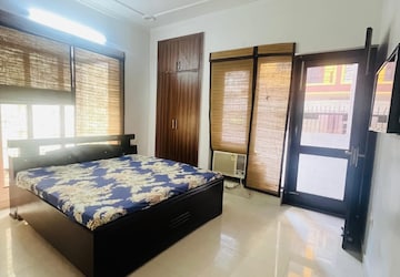 Bedroom in 2 BHK Builder Floor at Sector 31 – for Rent