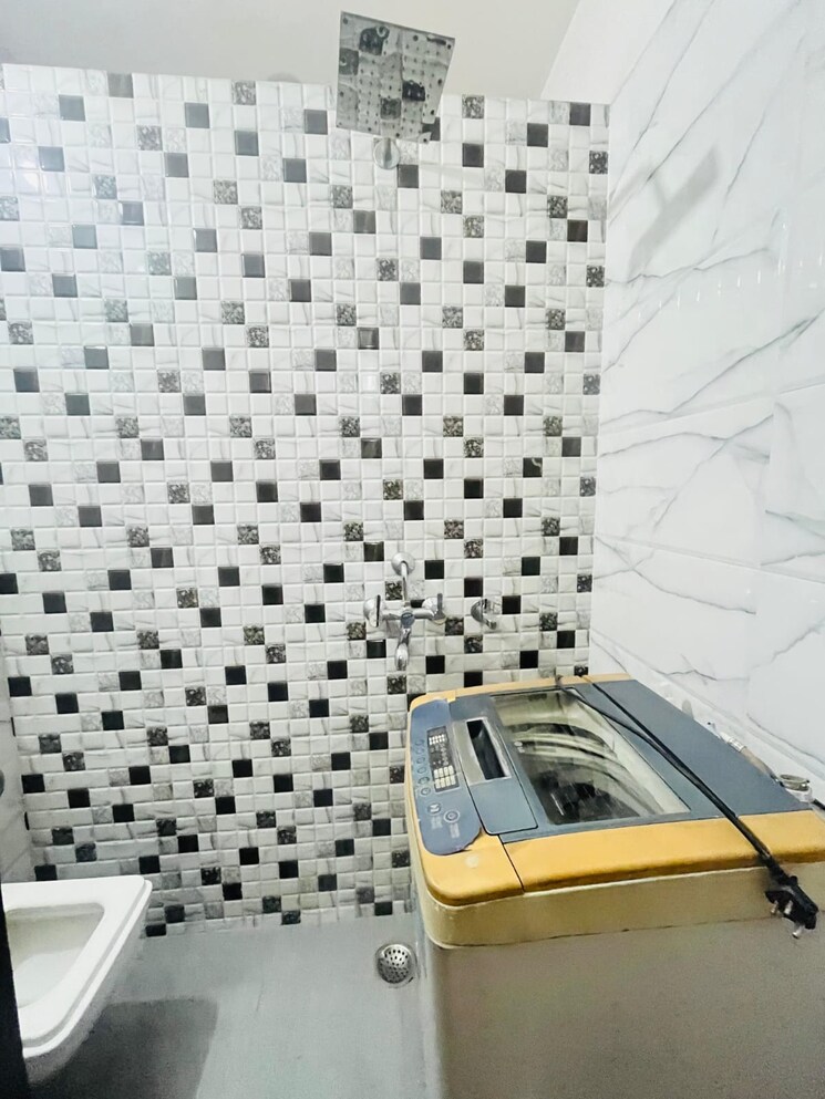 Bathroom, sector 31 2 Bedroom 1460 Sq.Ft. Builder Floor In Sector 31 Gurgaon 9362397