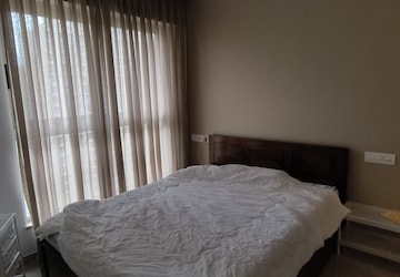 Bedroom in 1 BHK Apartment at Hiranandani Regent Hill, Powai – for Rent