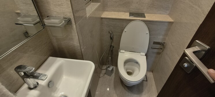 Bathroom, hiranandani-regent-hill 1 Bedroom 379 Sq.Ft. Apartment In Powai Mumbai 9362386