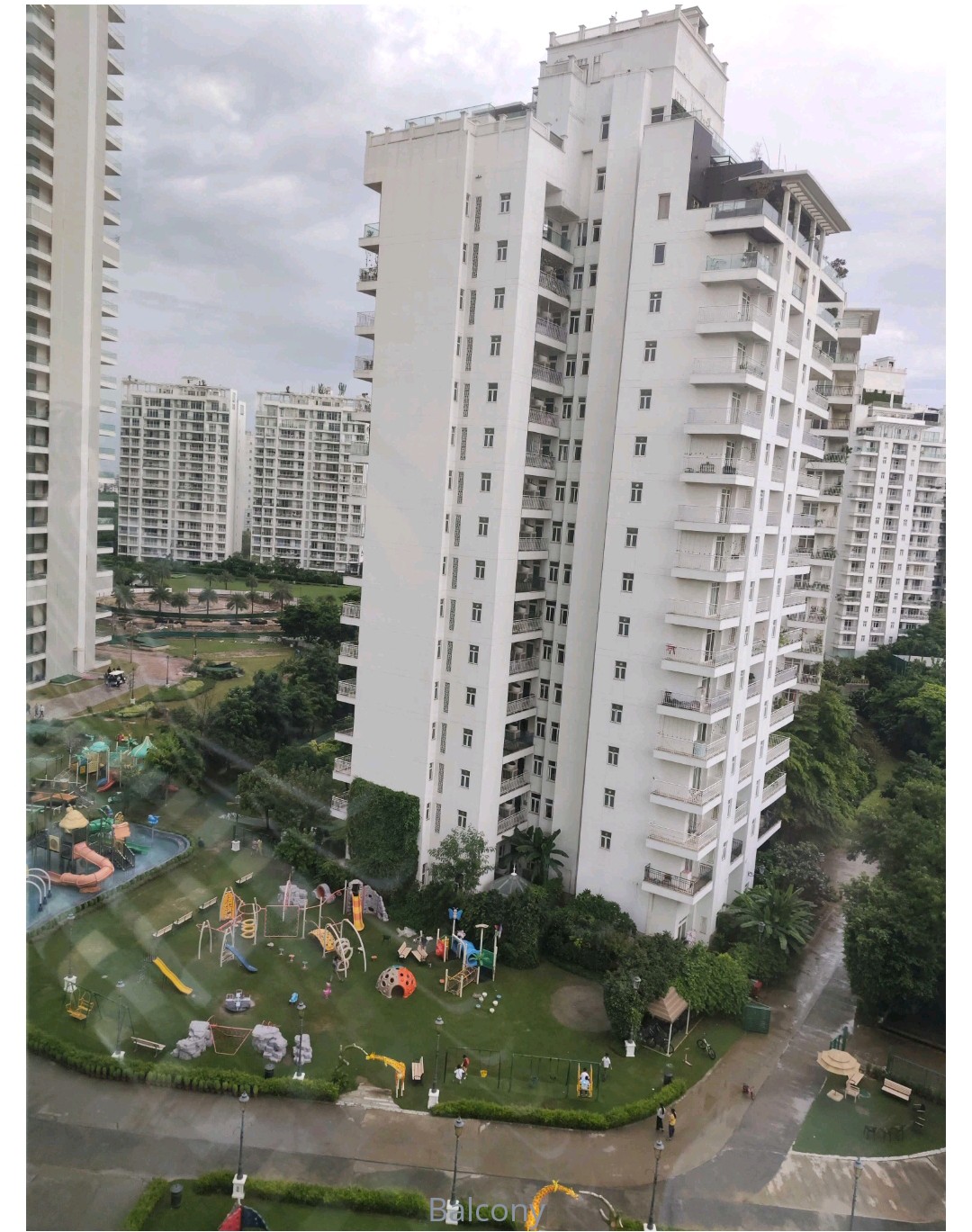 1 BHK 750 Sq.Ft. Apartment in Central Park II-The Room