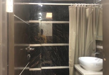 Furnished Amenities in 3 BHK Builder Floor at East Of Kailash – for Rent