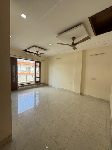 Room in 2 BHK Builder Floor at Sector 31 – for Rent