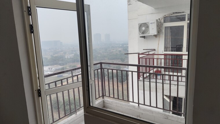 Balcony, suncity-avenue-76 2 Bedroom 735 Sq.Ft. Apartment In Sector 76 Gurgaon 9362406