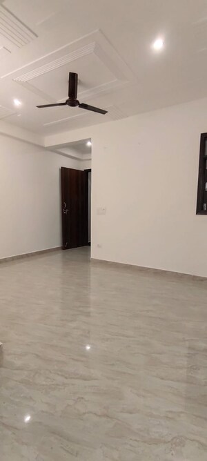 Room in 1 BHK Builder Floor at Chattarpur – for Rent