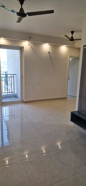 Room in 2.5 BHK Apartment at Signature Global Golf Greens, Sector 79 – for Rent