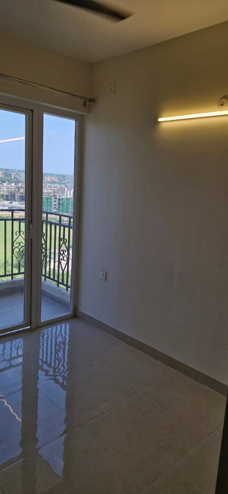 Room, signature-global-golf-greens 2.5 Bedroom 645 Sq.Ft. Apartment In Sector 79 Gurgaon 9362451