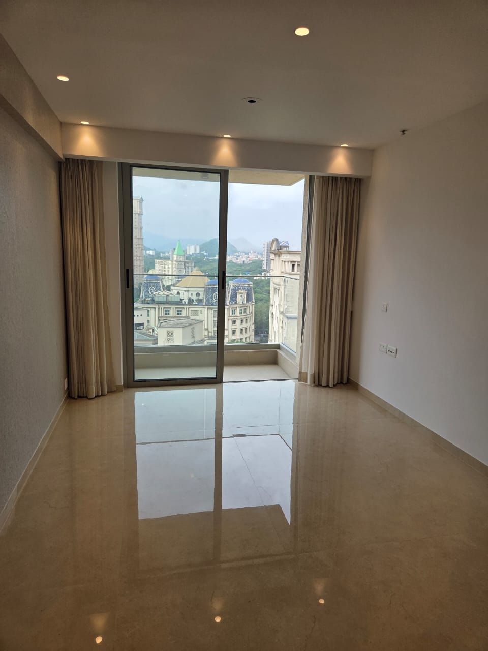 2 BHK Apartment For Rent in Hiranandani Highland