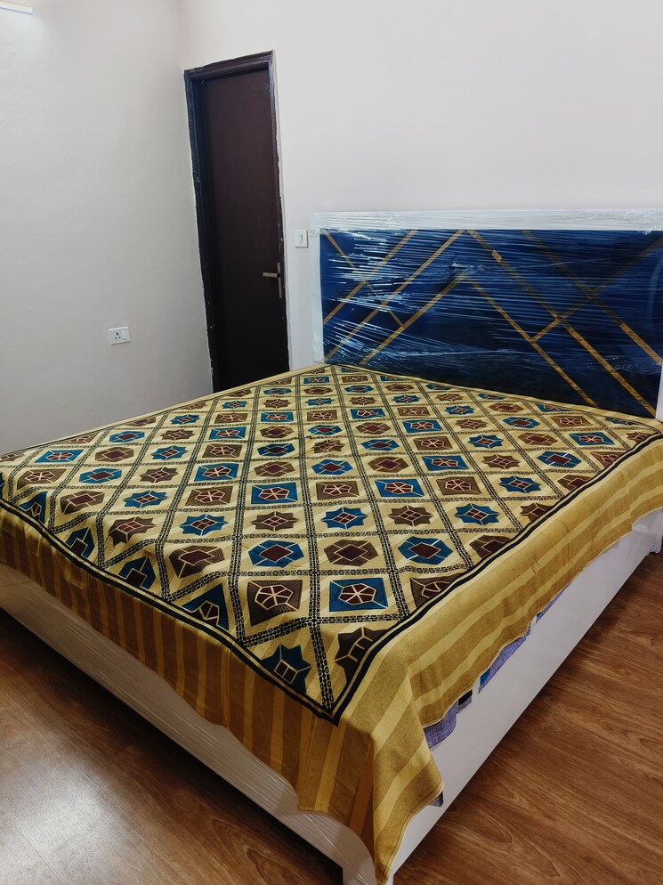 Bedroom, blessed-homes 2 Bedroom 950 Sq.Ft. Apartment In Sector 70 Noida 9362480