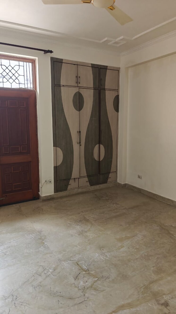 Room, rwa-apartments 2 Bedroom 1050 Sq.Ft. Builder Floor In Sector 31 Noida 9362484