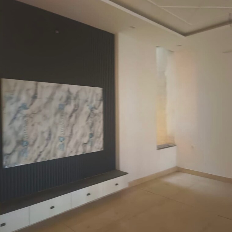 Room, sahastradhara road 5 Bedroom 275 Sq.Yd. Villa In Sahastradhara Road Dehradun 9362552