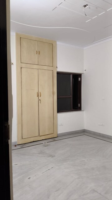 Room in 2 BHK Independent House at Sector 16 – for Rent