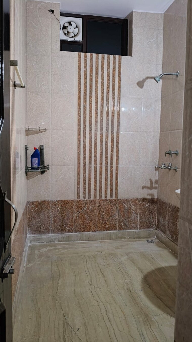Bathroom, sector 16 2 Bedroom 1250 Sq.Ft. Independent House In Sector 16 Faridabad 9362538