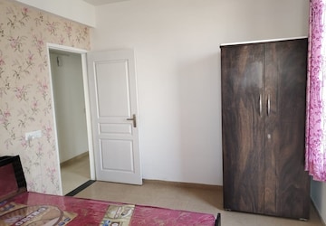 Room in 3 BHK Apartment at Maya Garden City, Lohgarh – for Rent