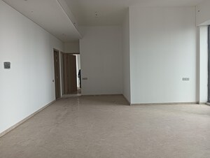 Room in 5 BHK Apartment at Rustomjee Crown, Prabhadevi – for Rent