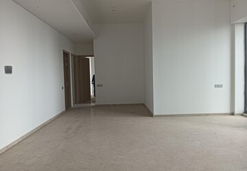 Room in 5 BHK Apartment at Rustomjee Crown, Prabhadevi – for Rent