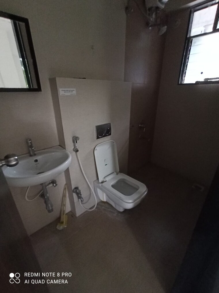 Attached Bathroom, vanaz-corner 3 Bedroom 1600 Sq.Ft. Apartment In Kothrud Pune 9362591