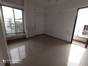 Room in 3 BHK Apartment at Vanaz Corner, Kothrud – for Sale
