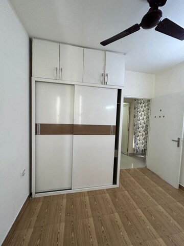 Room in 2 BHK Apartment at Tulip Lemon, Sector 69 – for Rent