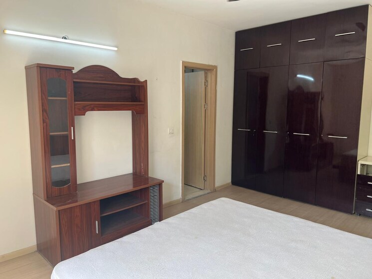 Room, dlf-new-town-heights-ii 3.5 Bedroom 1930 Sq.Ft. Apartment In Sector 86 Gurgaon 9362630