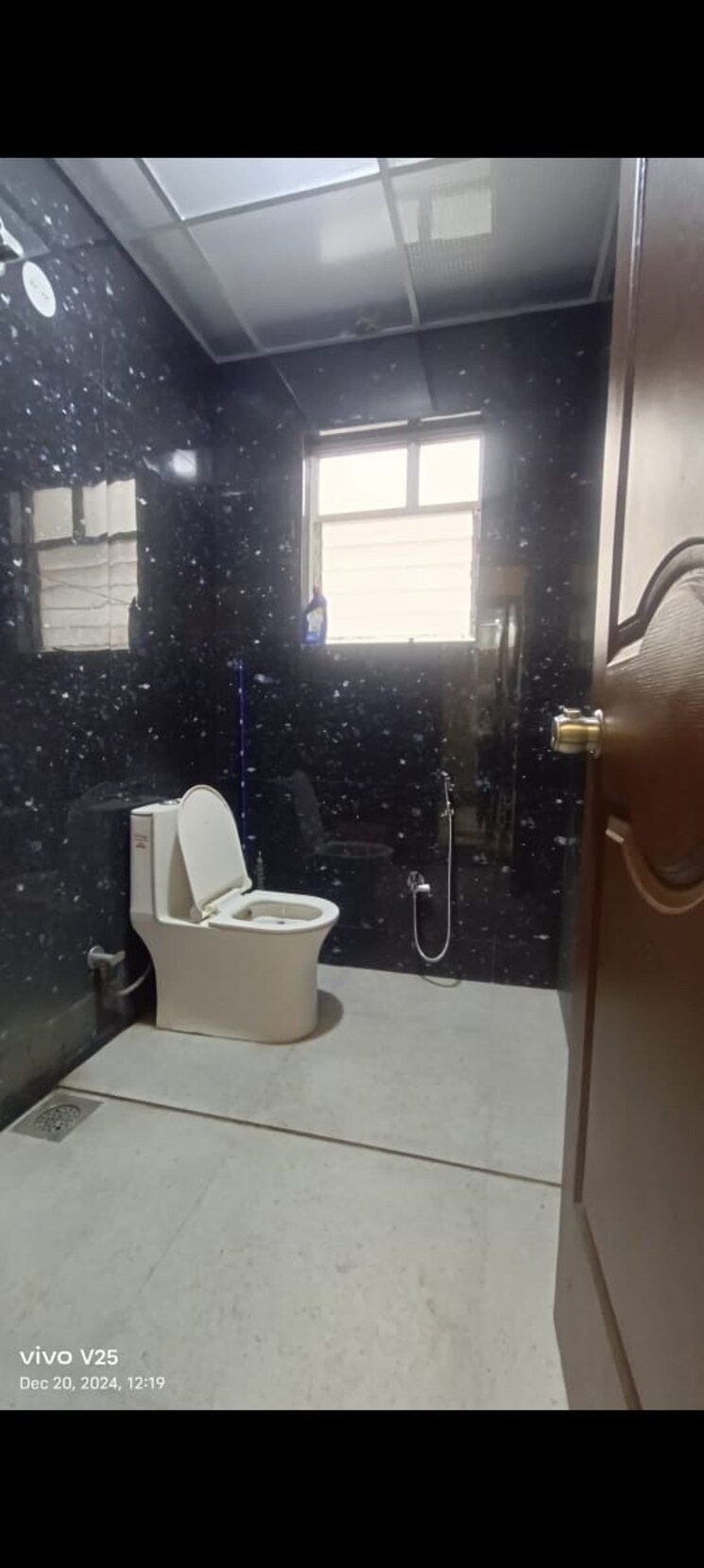 Attached Bathroom, la-gloriosa-apartment 2 Bedroom 910 Sq.Ft. Apartment In Kalyani Nagar Pune 9362642