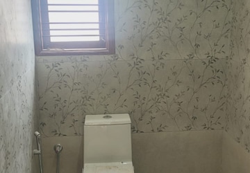 Bathroom in 3 BHK Apartment at MM Royale, Hutchins Road – for Rent