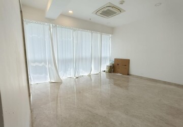 Bathroom in 4 BHK Apartment at Indiabulls Sky, Lower Parel – for Rent