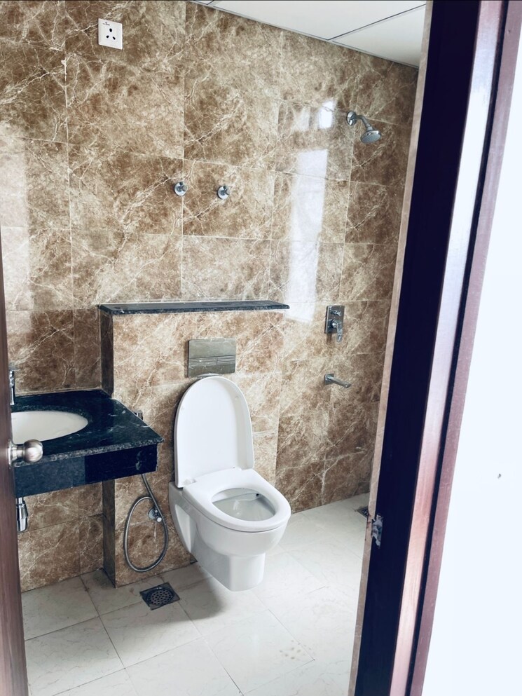 Bathroom, hero-homes-gurgaon 2 Bedroom 1099 Sq.Ft. Apartment In Sector 104 Gurgaon 9362729