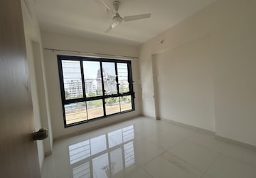 Room in 2 BHK Apartment at Kohinoor Sapphire, Tathawade – for Rent