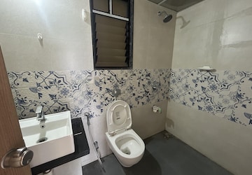 Team Area in 2 BHK Apartment at Kohinoor Sapphire, Tathawade – for Rent