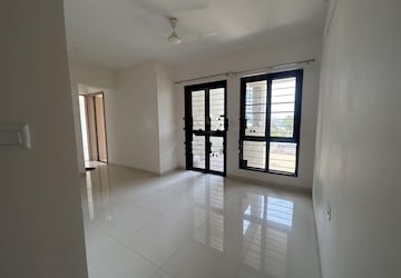 Room in 2 BHK Apartment at Kohinoor Sapphire, Tathawade – for Rent
