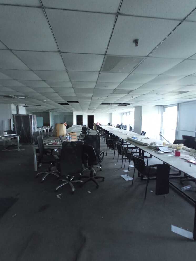  Parking, rupa-solitaire Commercial Office Space 5319 Sq.Ft. In Kopar Khairane Navi Mumbai 9362776