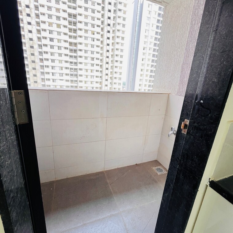 Bathroom, kolte-patil-life-republic 1 Bedroom 457 Sq.Ft. Apartment In Marunji Pune 9362797