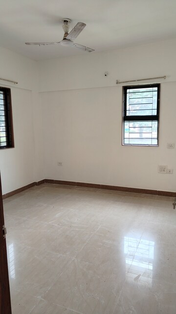 Room in 2 BHK Apartment at Magarpatta Jasminium, Hadapsar – for Sale