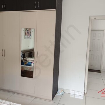 Room in 2.5 BHK Apartment at Mahaveer Ranches, Rajvi Nagar – for Rent