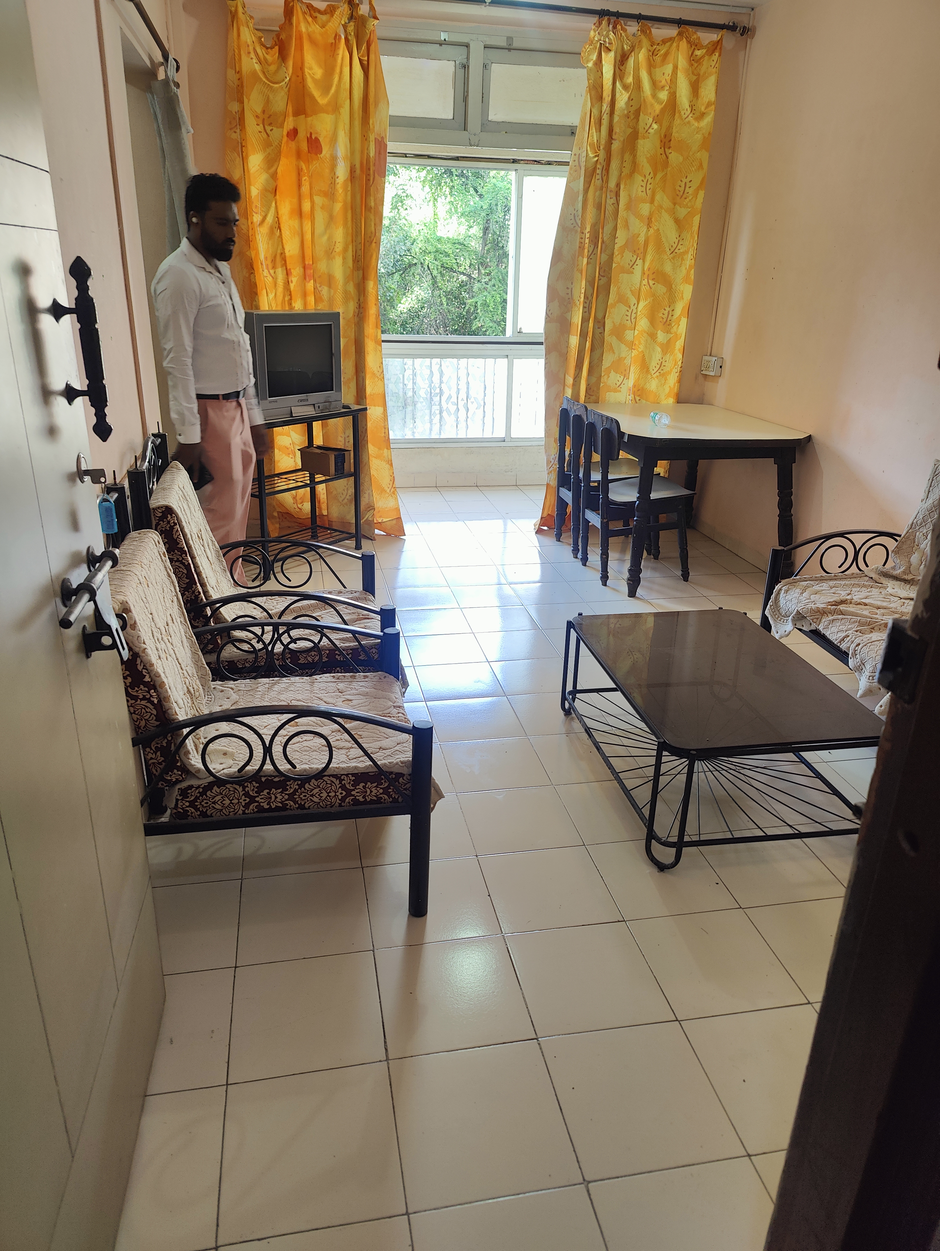 1 BHK Apartment For Rent in Raheja Gardens