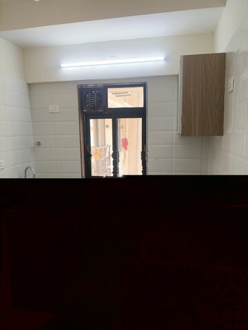 Room in 1.5 BHK Apartment at Chandiwala Pearl Heaven, Andheri East – for Rent