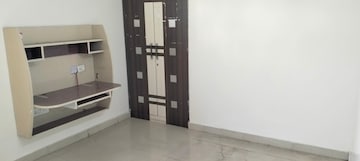 Room in 3.5 BHK Apartment at Rapti Apartment, Gomti Nagar – for Rent