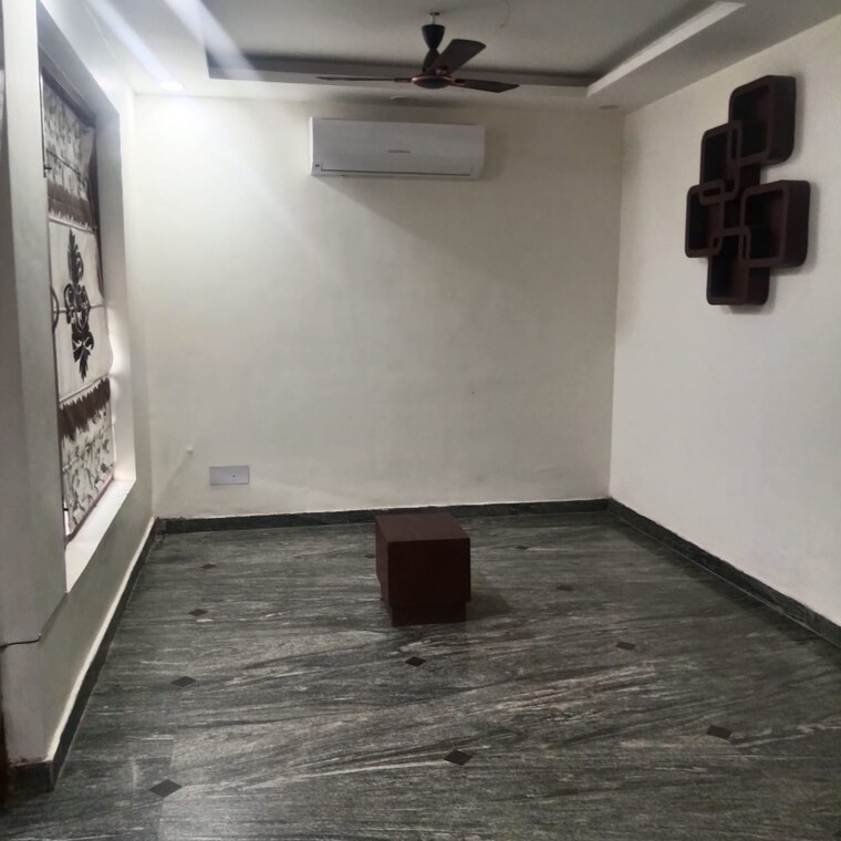 undefined, sector 27 3 Bedroom 1102 Sq.Ft. Builder Floor In Sector 27 Noida 9363139