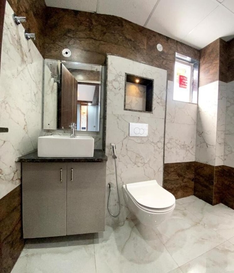 Bathroom, chattarpur 3 Bedroom 135 Sq.Yd. Builder Floor In Chattarpur Delhi 9362799