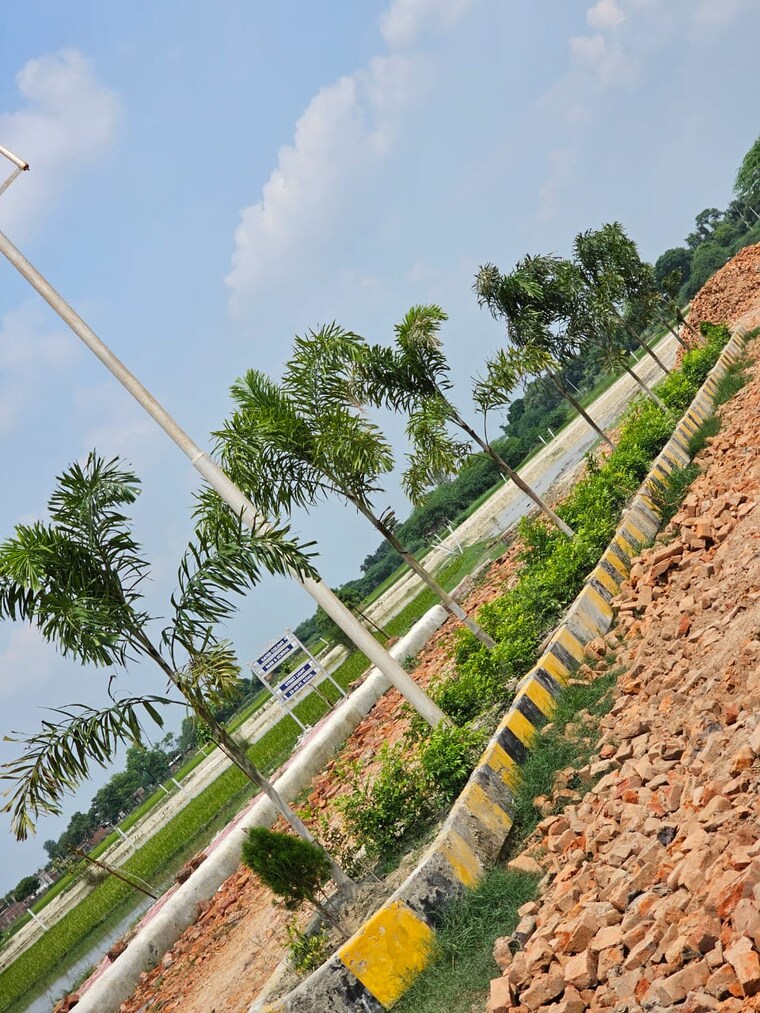 Garden, sukhada-vrindavan  1200 Sq.Ft. Plot In Vrindavan Yojna Lucknow 9362973