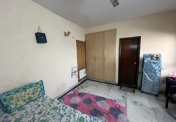 Bedroom in 2 BHK Apartment at RPS Green Valley, Sector 42 – for Rent