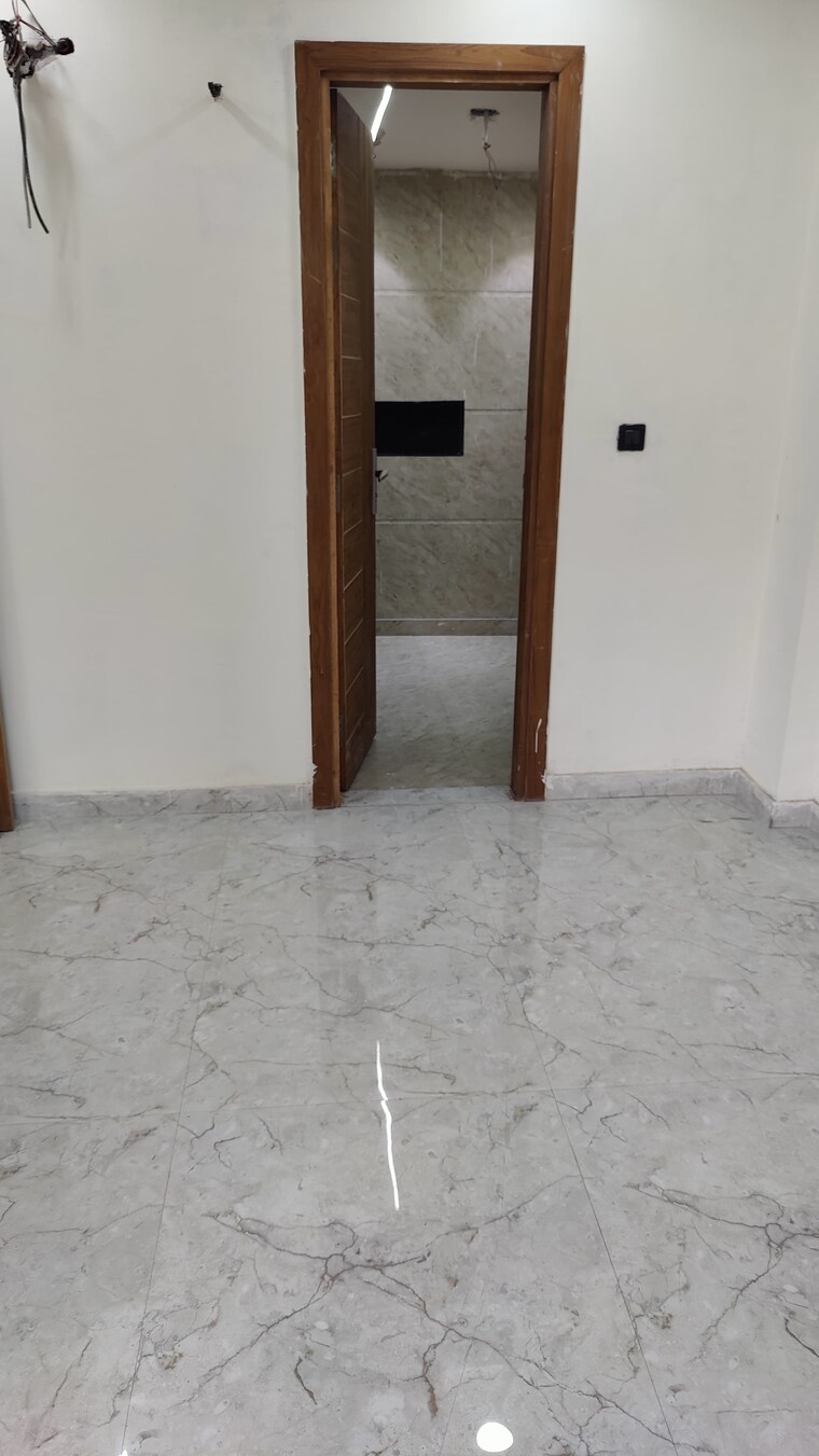 Room, ashoka-enclave-3 3 Bedroom 1800 Sq.Ft. Builder Floor In Sector 35 Faridabad 9363024