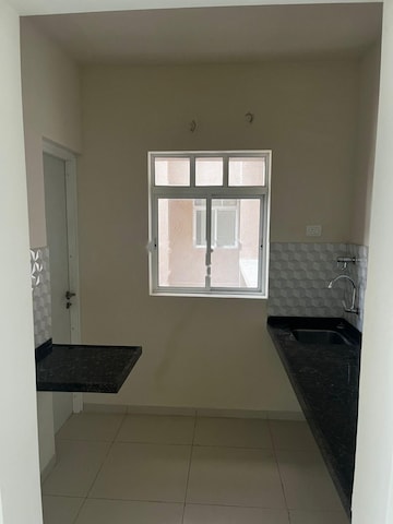 Room in 1 BHK Apartment at Godrej Green Vistas, Mahalunge – for Rent